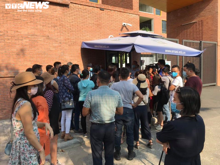 Phụ huynh bức xúc vì trường EMASI thông báo không hoàn học phí - 1