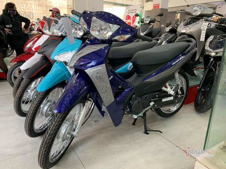 Giá xe máy tháng 5 bật tăng trở lại - 2