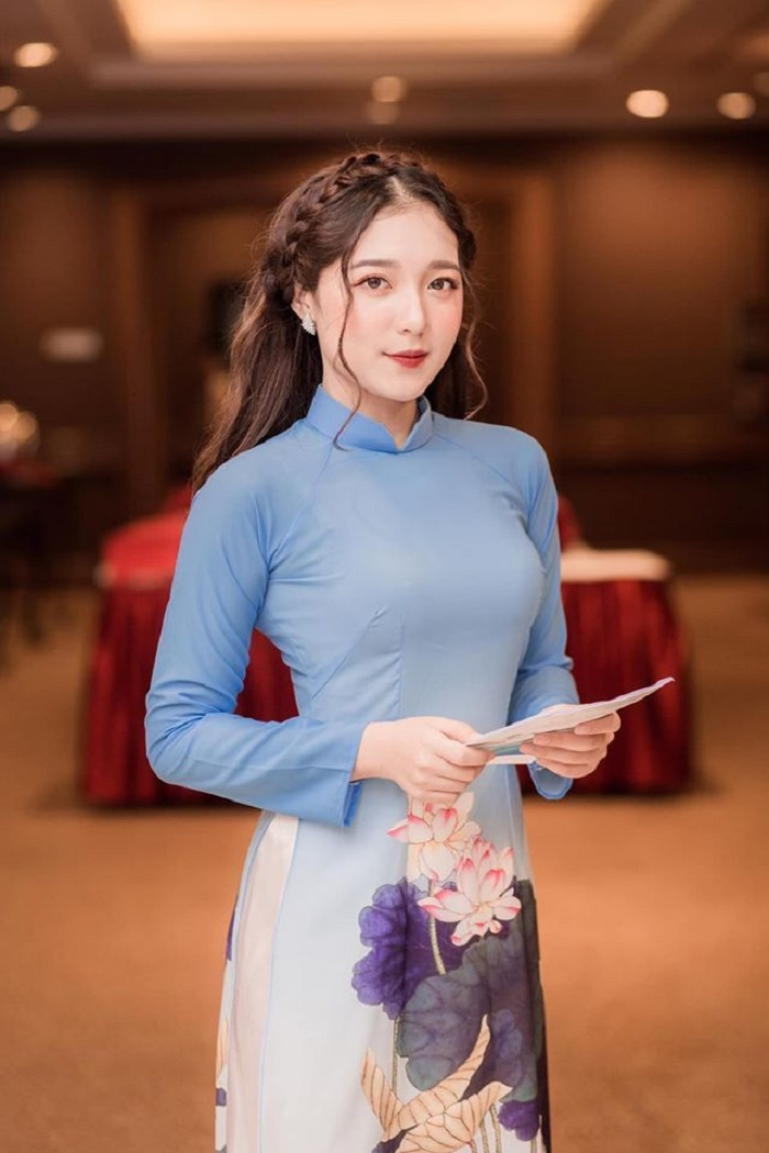 MC trẻ nhất VTV: 'Có lần đang quay tôi suýt khóc vì thất vọng với bản thân' - 2