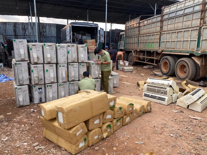 Đường đi của hàng trăm bộ máy lạnh cũ nhập lậu suýt tuồn ra thị trường - 1