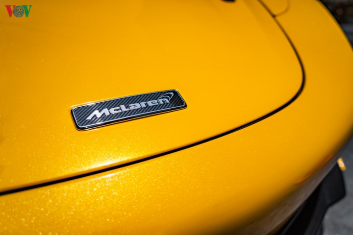 McLaren 720S Spider khoe dáng trên đường phố Sài Gòn - 7