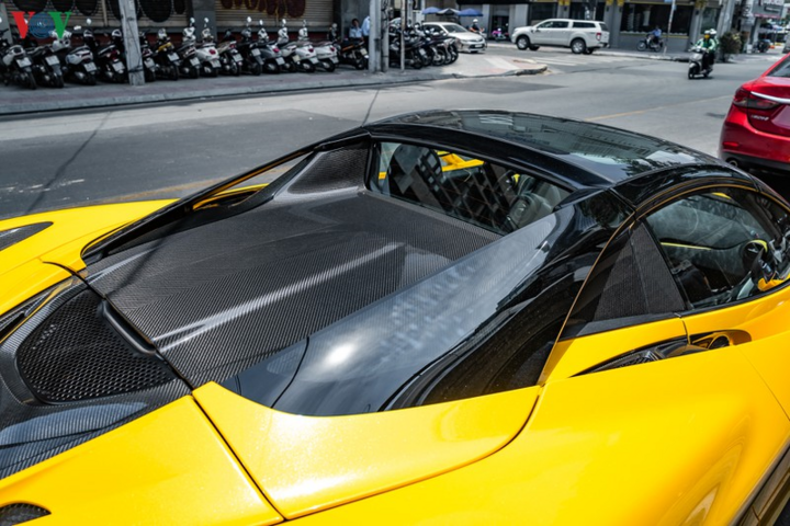 McLaren 720S Spider khoe dáng trên đường phố Sài Gòn - 6