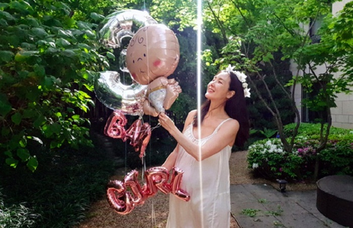 Nữ chính phim 'Bản tình ca mùa đông' lần đầu đăng ảnh mang bầu sắp sinh - 1