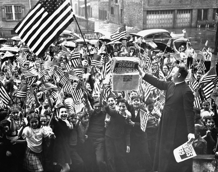 75 năm trước, các quốc gia đón Ngày chiến thắng thế nào? - 5