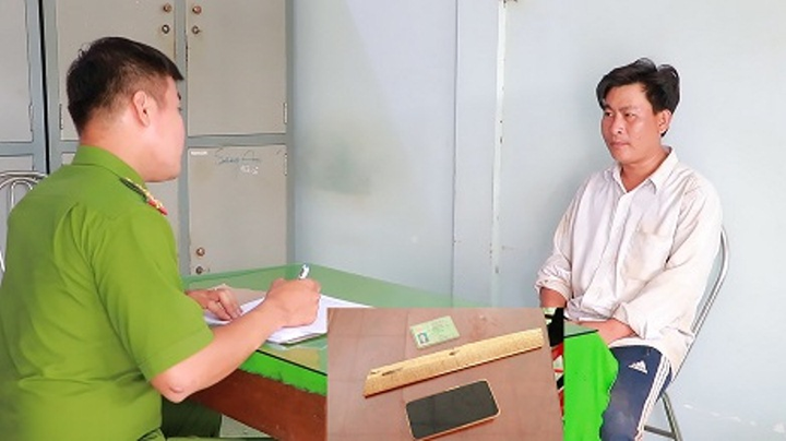 Không được nhường đường, nam thanh niên chặn đánh rồi ra tay cướp tài sản - 1