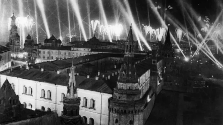 75 năm trước, các quốc gia đón Ngày chiến thắng thế nào? - 4