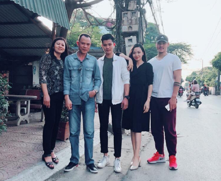 Cover ảnh cũ 24 năm trước, 3 bố con Hà Nội khiến dân mạng bật cười - 2