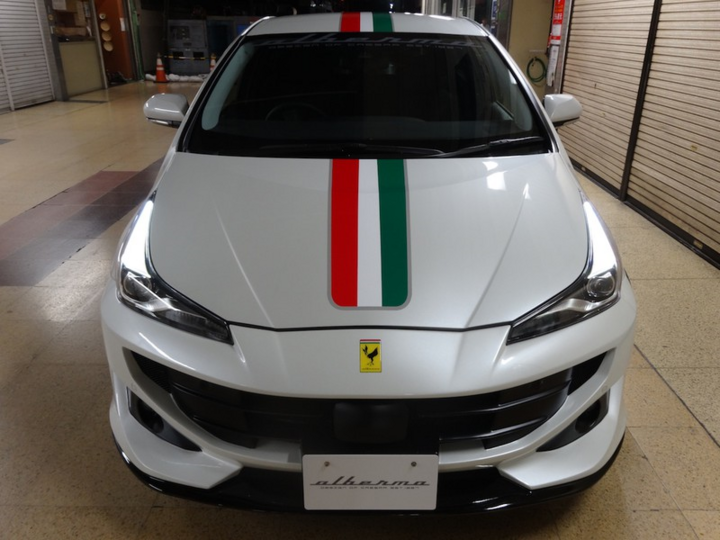 Toyota Prius bản độ phong cách Ferrari FF - 2