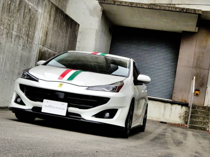 Toyota Prius bản độ phong cách Ferrari FF - 3