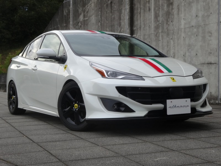 Toyota Prius bản độ phong cách Ferrari FF - 6