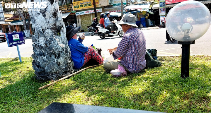 Người Đà Nẵng quay cuồng trong nắng nóng khủng khiếp - 4