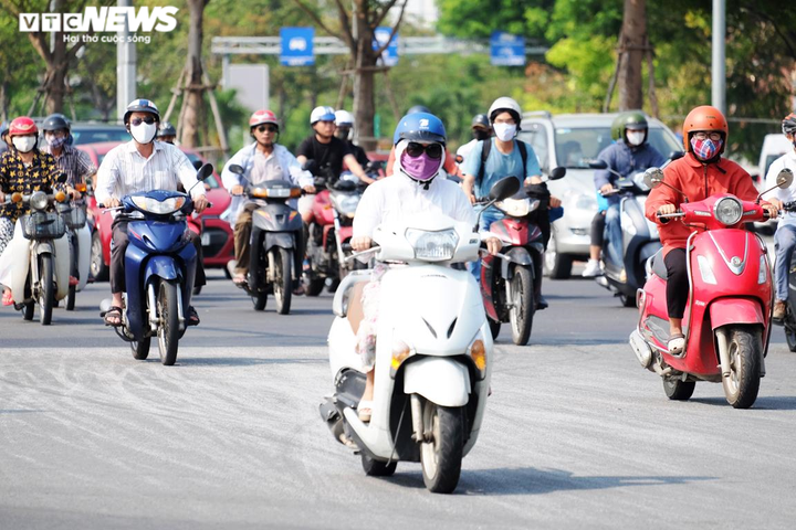 Người Đà Nẵng quay cuồng trong nắng nóng khủng khiếp - 5