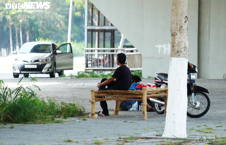 Người Đà Nẵng quay cuồng trong nắng nóng khủng khiếp - 8