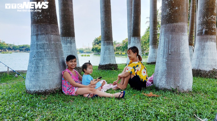 Người Đà Nẵng quay cuồng trong nắng nóng khủng khiếp - 10