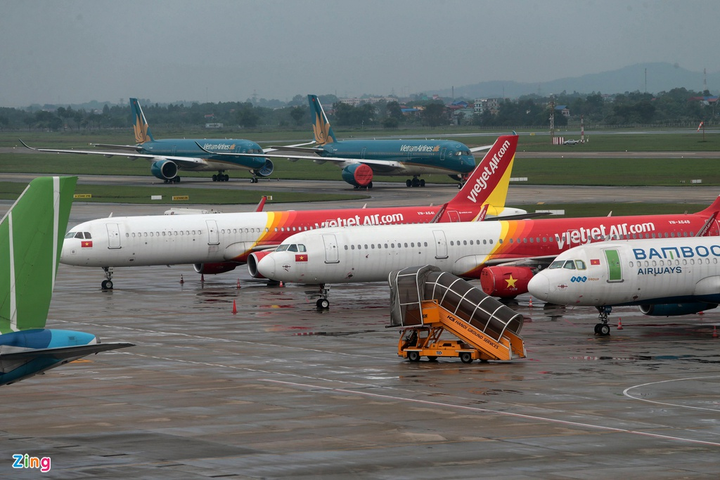 Hình ảnh máy bay 'nằm đất' la liệt ở Nội Bài và Tân Sơn Nhất - 4