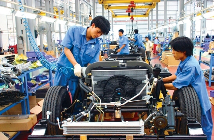 Vì sao công nghiệp ô tô Việt Nam chưa thể vươn tầm? - 1