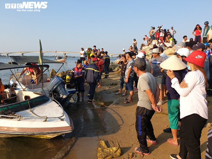 Xác định danh tính 5 nạn nhân mất tích sau vụ lật ghe trên sông Thu Bồn - 1