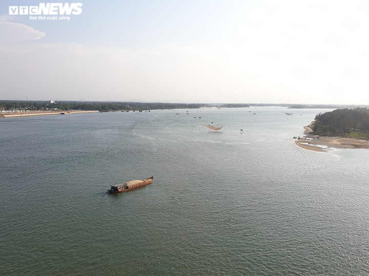 Xác định danh tính 5 nạn nhân mất tích sau vụ lật ghe trên sông Thu Bồn - 4