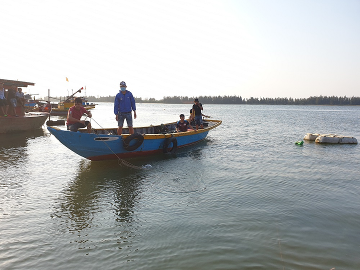 Xác định danh tính 5 nạn nhân mất tích sau vụ lật ghe trên sông Thu Bồn - 2