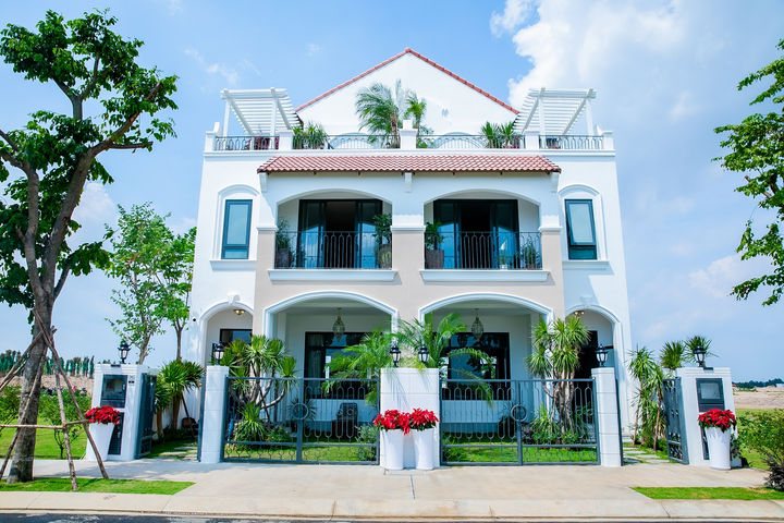 Tiến Luật, Thu Trang yêu thích không gian sống phong cách Địa Trung Hải - 3