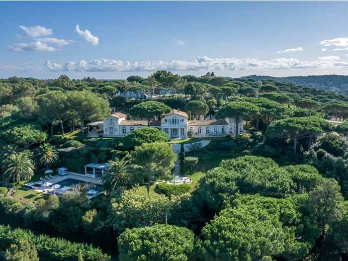 Bên trong khu nhà giàu, có trung tâm xét nghiệm COVID-19 riêng của tỷ phú Pháp - 10