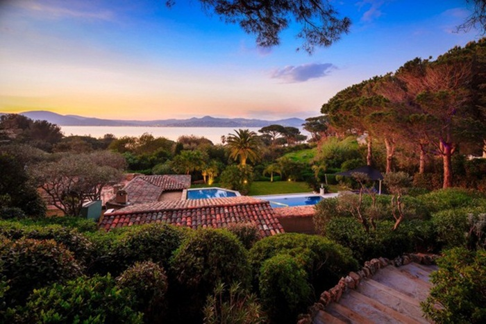 Bên trong khu nhà giàu, có trung tâm xét nghiệm COVID-19 riêng của tỷ phú Pháp - 12