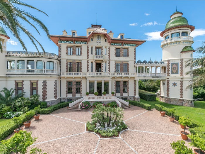 Bên trong khu nhà giàu, có trung tâm xét nghiệm COVID-19 riêng của tỷ phú Pháp - 7