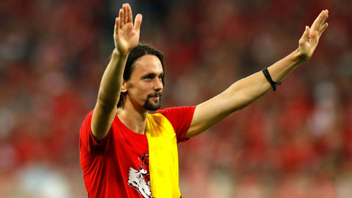 Cựu sao Dortmund: 'Còn quá sớm để Bundesliga trở lại' - 1