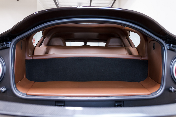 Rao bán Alfa Romeo Zagato TZ3 Stradale, một trong những xe hiếm nhất hành tinh - 7