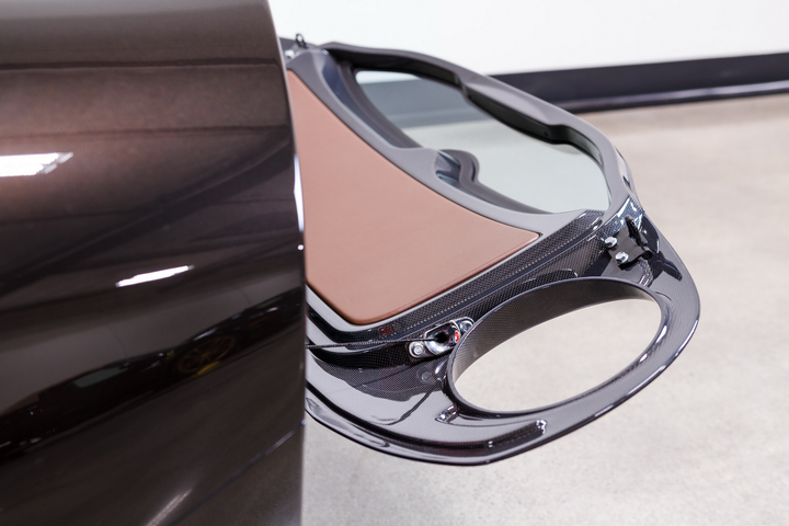 Rao bán Alfa Romeo Zagato TZ3 Stradale, một trong những xe hiếm nhất hành tinh - 8