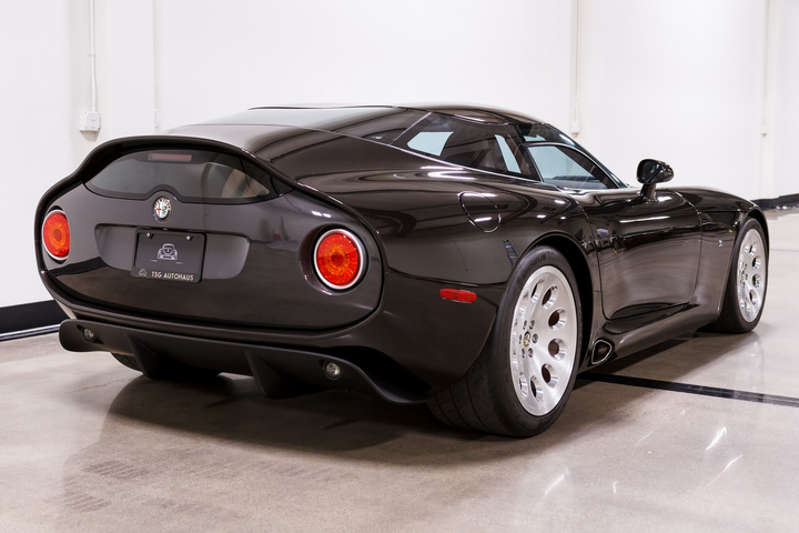 Rao bán Alfa Romeo Zagato TZ3 Stradale, một trong những xe hiếm nhất hành tinh - 3