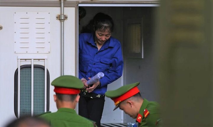 Cựu chuyên viên Sở GD-ĐT Sơn La nhận hơn 1 tỷ đồng để nâng điểm cho 4 thí sinh - 1