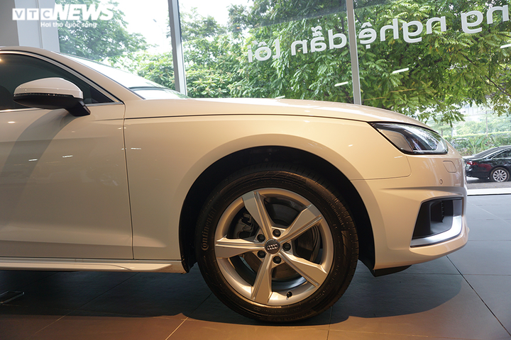Cận cảnh Audi A4 2020 vừa ra mắt tại Việt Nam, đối đầu Mercedes-Benz C-Class - 3