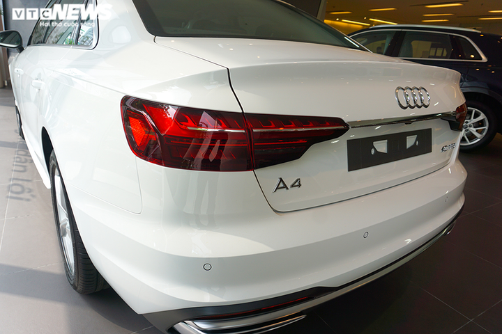 Cận cảnh Audi A4 2020 vừa ra mắt tại Việt Nam, đối đầu Mercedes-Benz C-Class - 5