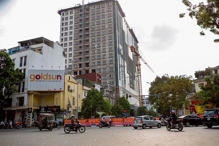 Phá dỡ giai đoạn 2 công trình 8B Lê Trực: Người mua nhà nói gì? - 4