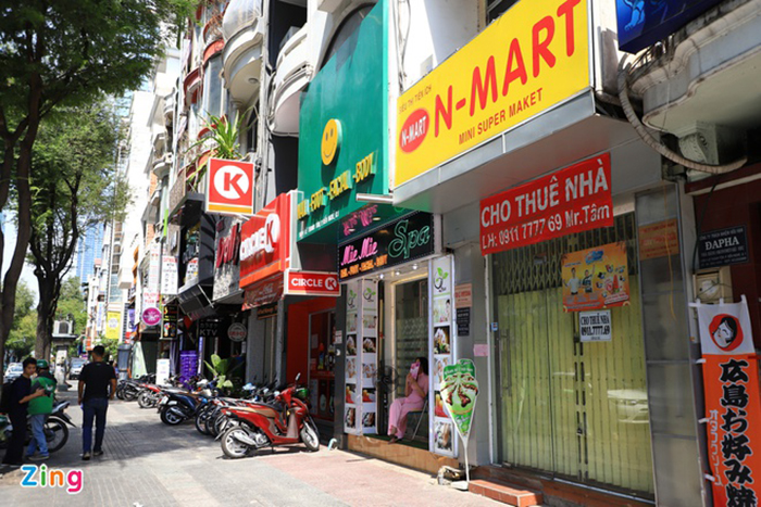 Giá bán nhà phố trung tâm TP.HCM rục rịch giảm - 1