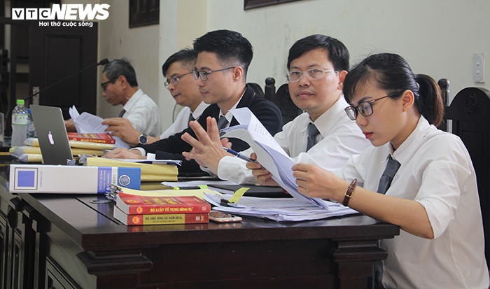 Nguyễn Xuân Đường ngồi phòng riêng dự phiên xử phúc thẩm vợ chồng Lẫm Quyết - 12