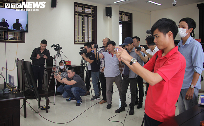 Nguyễn Xuân Đường ngồi phòng riêng dự phiên xử phúc thẩm vợ chồng Lẫm Quyết - 13