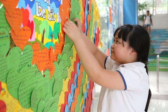 Học sinh tiểu học Hà Nội nô nức trở lại trường sau kỳ nghỉ dài chưa từng có - 9