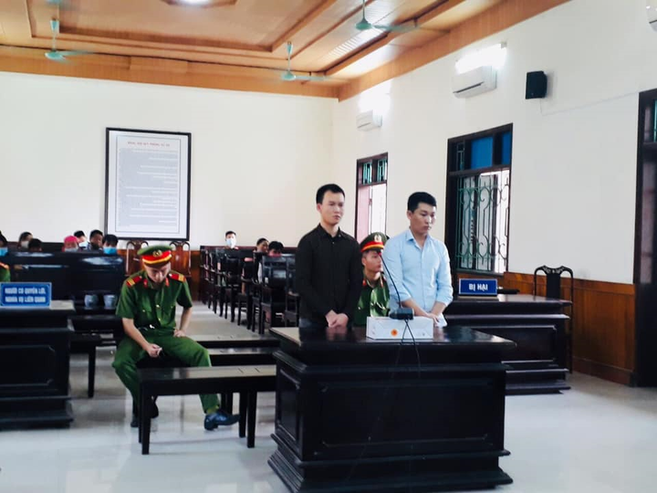 Tử hình hai kẻ vận chuyển thuê 30 bánh heroin lấy 5.000 USD - 1