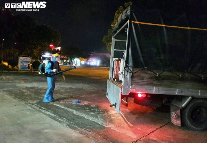 Cận cảnh Đà Nẵng cách ly 272 người trở về từ Malaysia trong đêm - 11