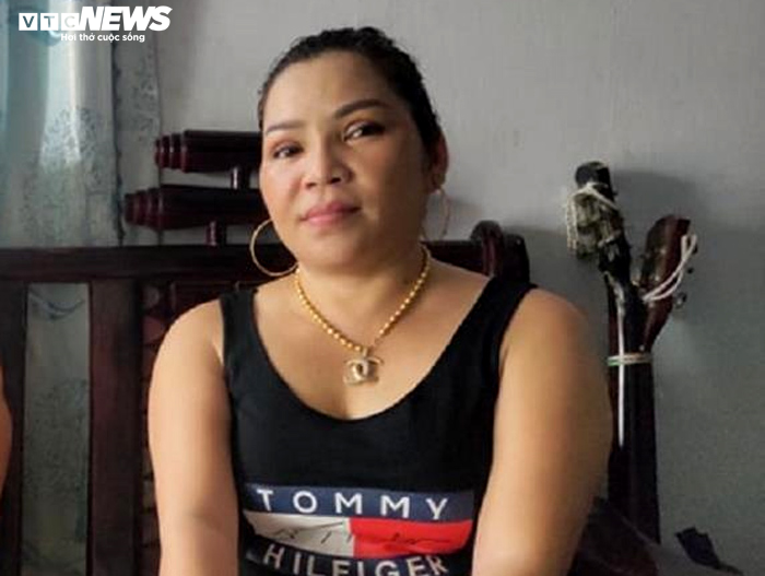 Lấy người phụ nữ 65 tuổi, trai Tây 24 tuổi 'vượt ải' con riêng của vợ thế nào? - 1