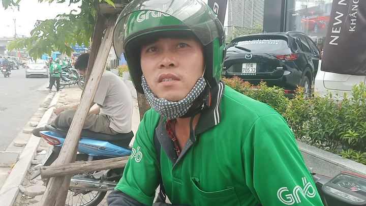 Đề xuất xe máy bật đèn nhận diện vào ban ngày: Người dân nói gì? - 1