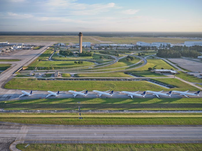 Hình ảnh gây sốc ở nhiều sân bay Mỹ - 11