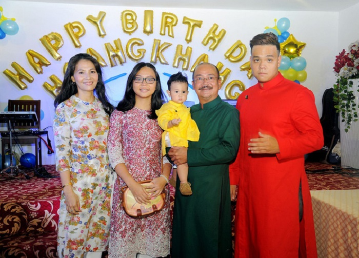 Nghệ sĩ Hoàng Sơn: Lấy vợ từng làm người mẫu và chuyện sinh con ở tuổi 50 - 1