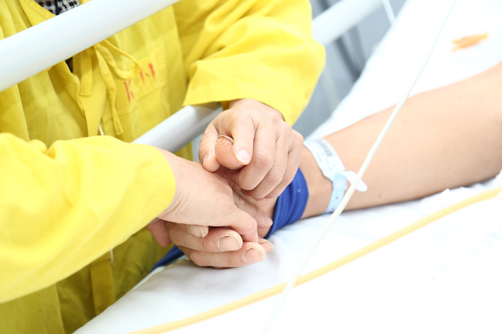 Kêu gọi hiến máu B-Rh(-) cứu sống người đàn ông bị tai nạn nguy kịch - 2