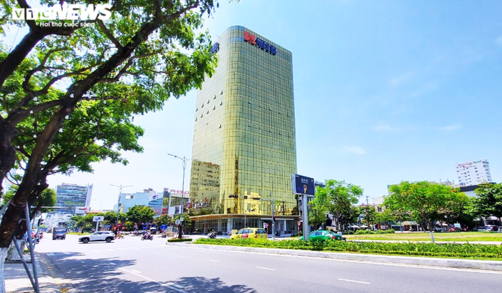 Chủ đầu tư 2 cao ốc dát kính vàng gây lóa mắt ở Đà Nẵng nói gì? - 1