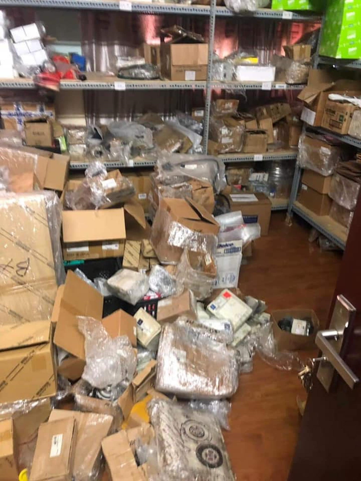 Hà Nội: Bắt giữ hàng loạt phụ tùng ô tô BMW, Mercedes- Benz giả - 2