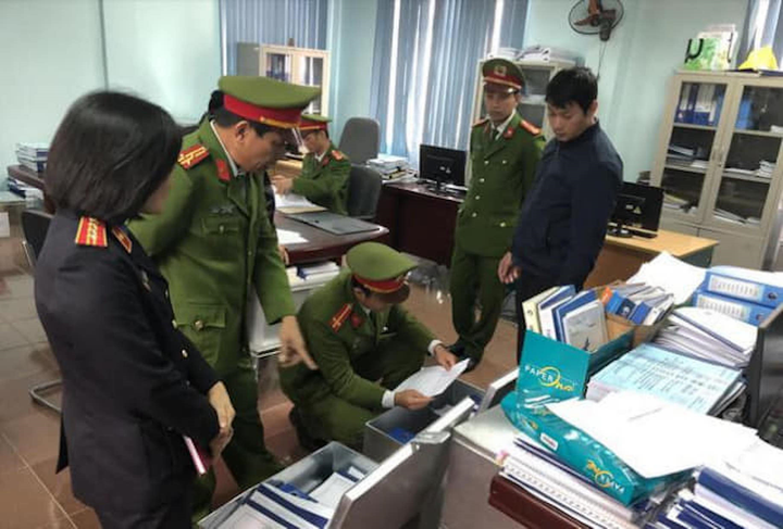 Hà Nội: Bắt giữ hàng loạt phụ tùng ô tô BMW, Mercedes- Benz giả - 1