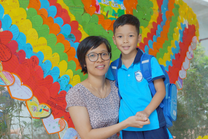 Học sinh kết trái tim khổng lồ tri ân bác sĩ tuyến đầu chống dịch COVID-19 - 2